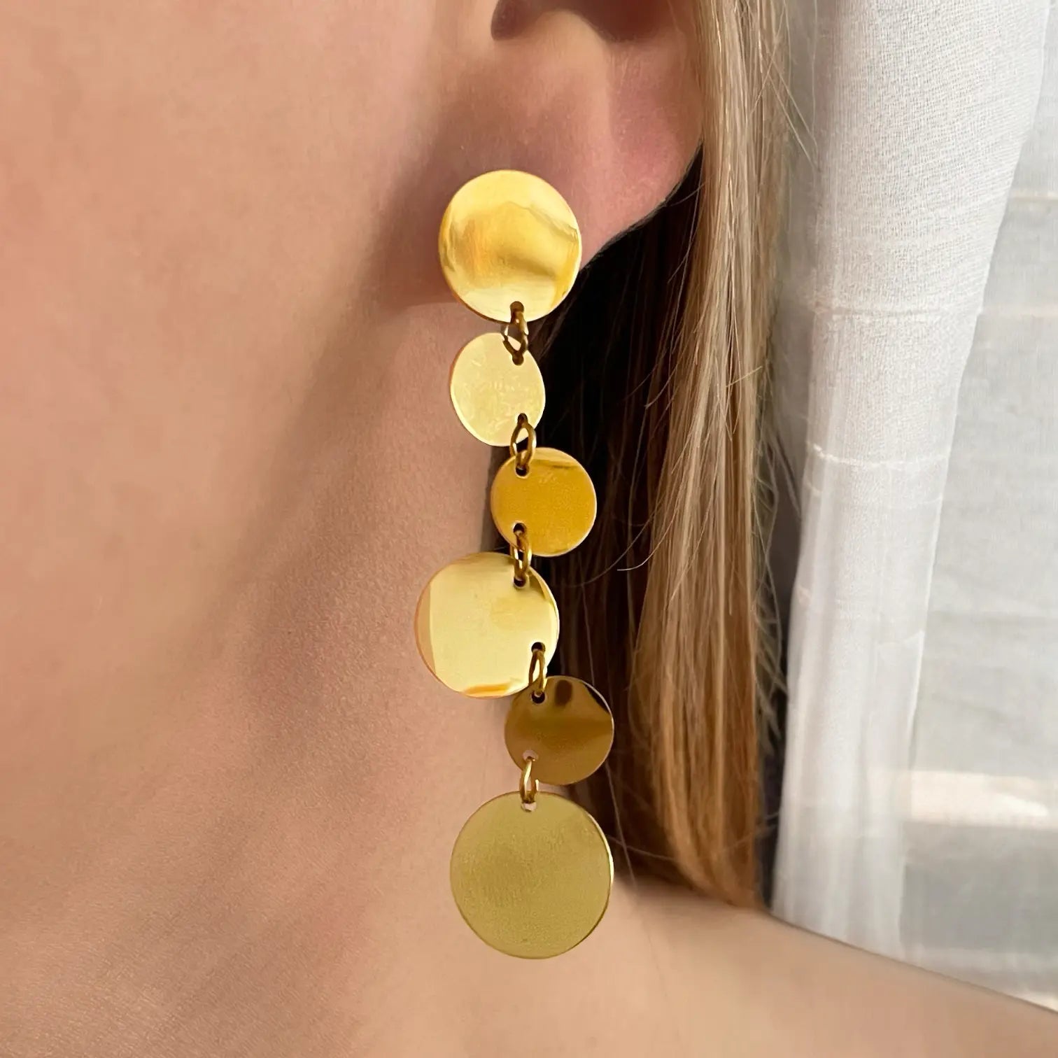 Boucles d'oreilles dorées pendantes à pampilles brillantes - acier inoxydable - Clotilde Frasque Bijoux