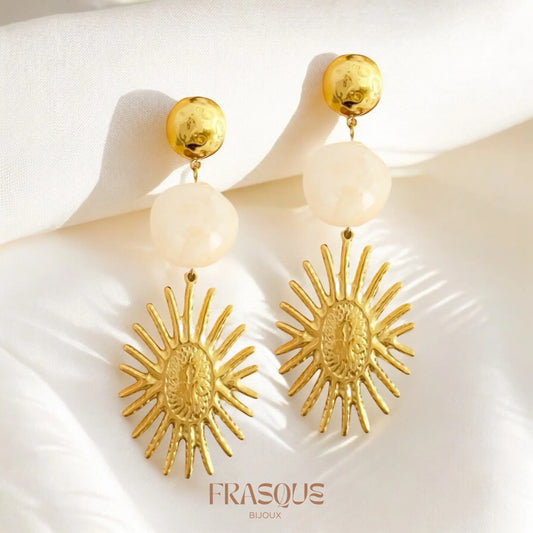 Boucles d'oreilles soleils martelés et perles blanches - acier inoxydable - Juliette Frasque Bijoux